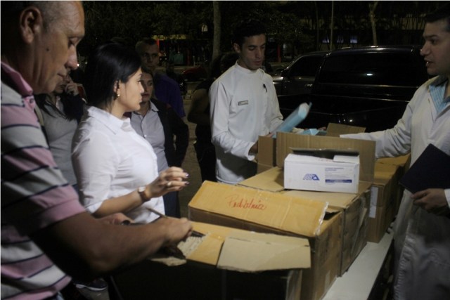 F.O.24-12-2017 Gobernadora Visita al Hospital Central y Hace entrega de Medicamentos (12)