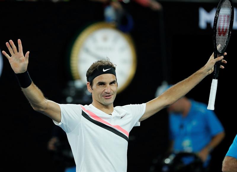 Federer pasa a semifinales y arrebata el número uno a Nadal