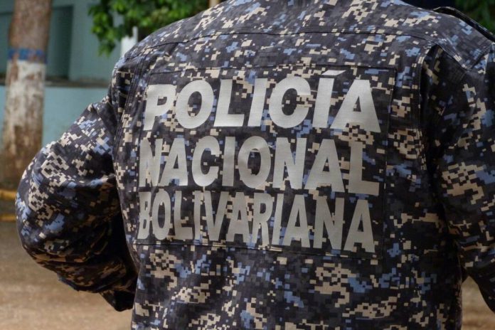 Detienen a seis delincuentes que tenían a cuatro víctimas como rehenes en Los Chaguaramos