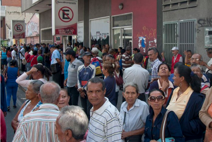 “No hay respeto para los ancianos”, dicen pensionados y jubilados (FOTOS)