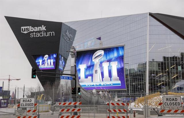 Vista de calles bloqueadas hoy, martes 30 de enero de 2018, cerca del estadio US Bank, en Mineápolis, Minnesota (EE.UU.). El Super Bowl LII se jugará en el estadio US Bank el 4 de febrero entre los campeones de la NFC, Philadelphia Eagles, y los campeones de la AFC, New England Patriots. EFE/Erik S. Lesser