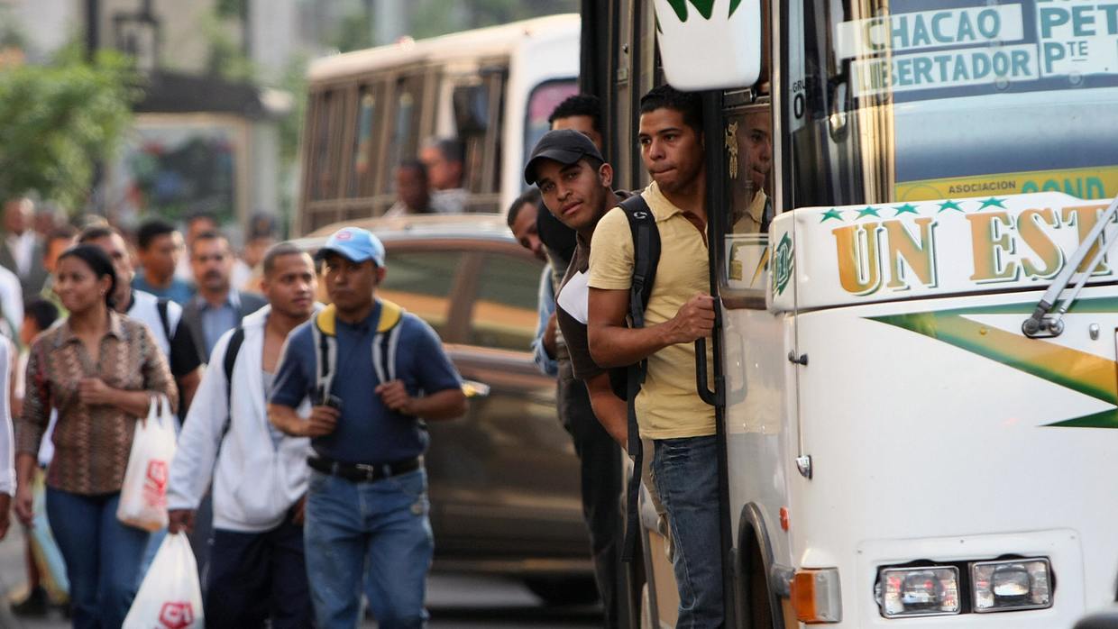 ¡Indignante! A falta de transporte público, así trasladan a los habitantes en Guatire #3Feb