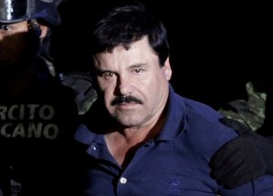 Las iniciales de “El Chapo” Guzmán ahora se encuentran en paquetes con útiles escolares repartidos a niños