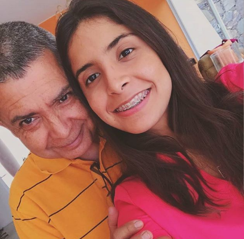 Hija del Gral. Vivas denuncia que su padre tiene una hernia inguinal y no ha recibido atención médica (Foto: Instagram nataliaavivas)