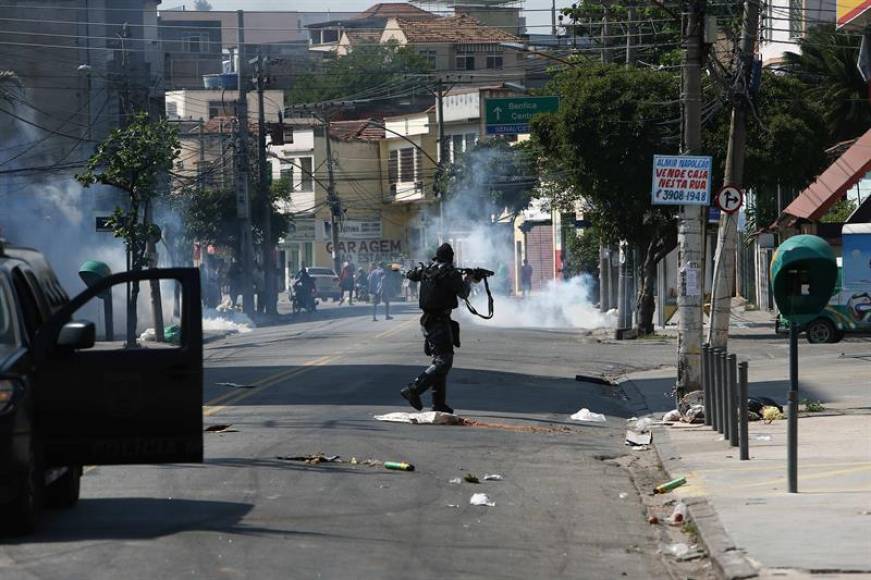 Disturbios durante baile en favela de Río de Janeiro dejan más de 70 heridos