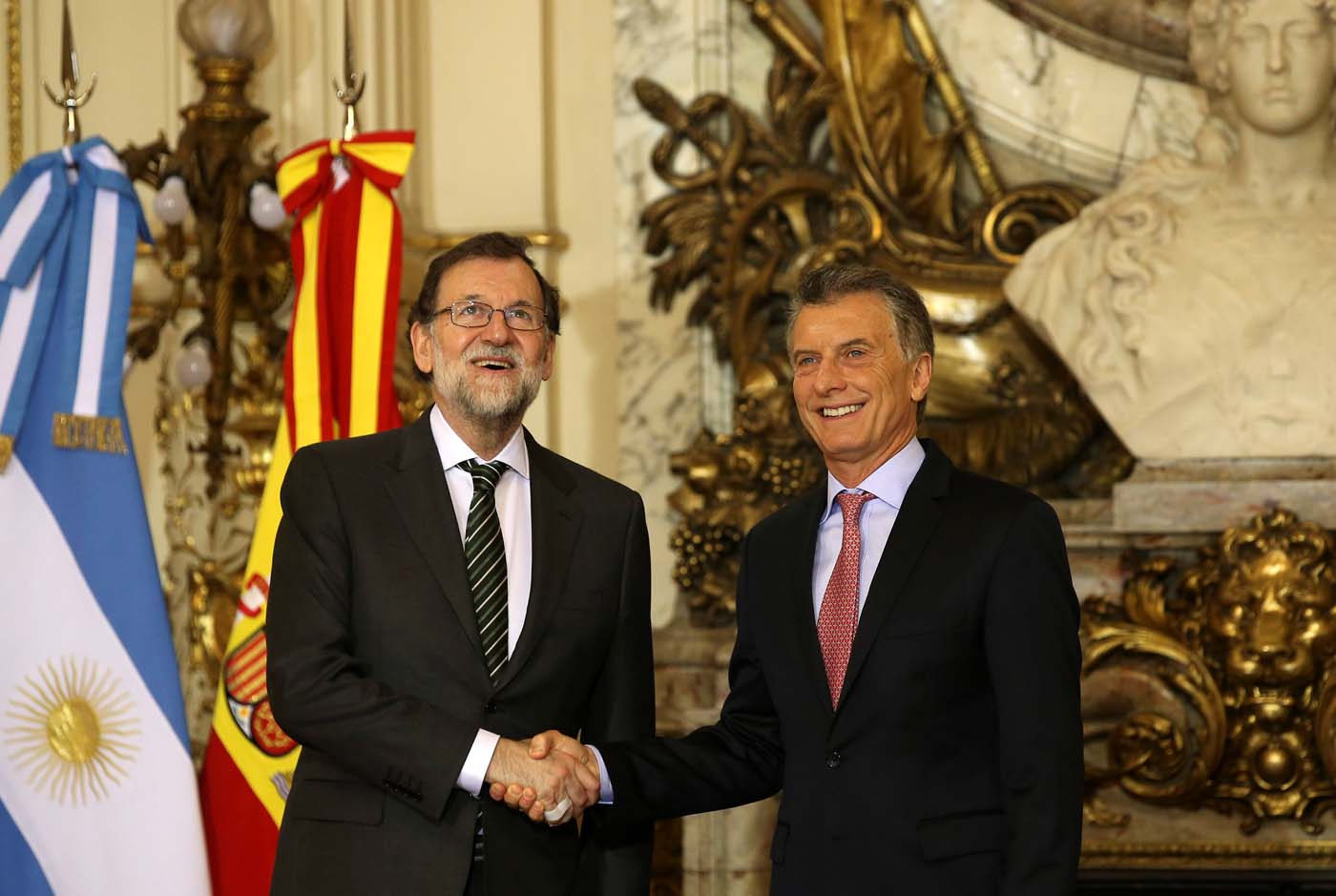 Declaración conjunta: Rajoy y Macri no reconocerán los resultados de las elecciones del #20May