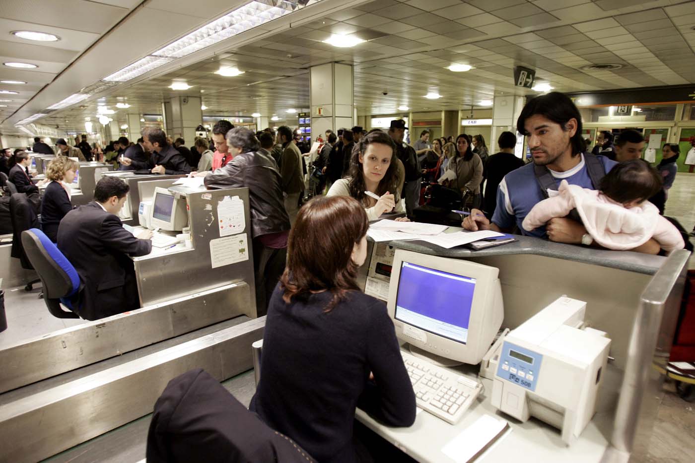 España ofrece visados exprés a inversores y profesionales calificados ante largas esperas para asilo