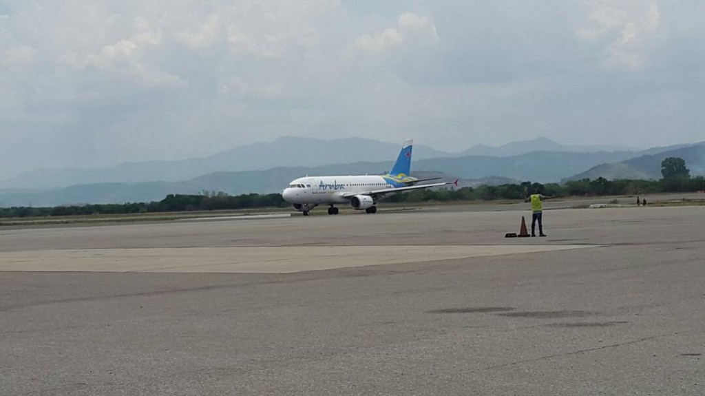 Primer vuelo oficial de Aruba Airlines en Valencia luego del cese del cierre unilateral de la frontera