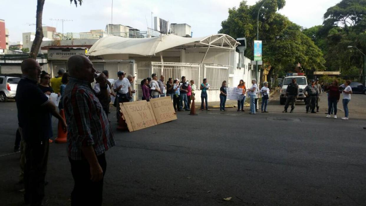 Reportan protesta en Montalbán por falta de agua (Fotos)