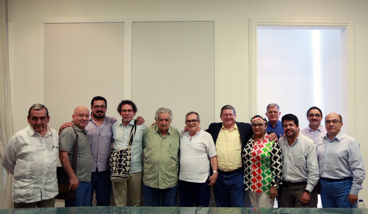 Farc se reúne con Mujica para revisar avances en implementación de la paz