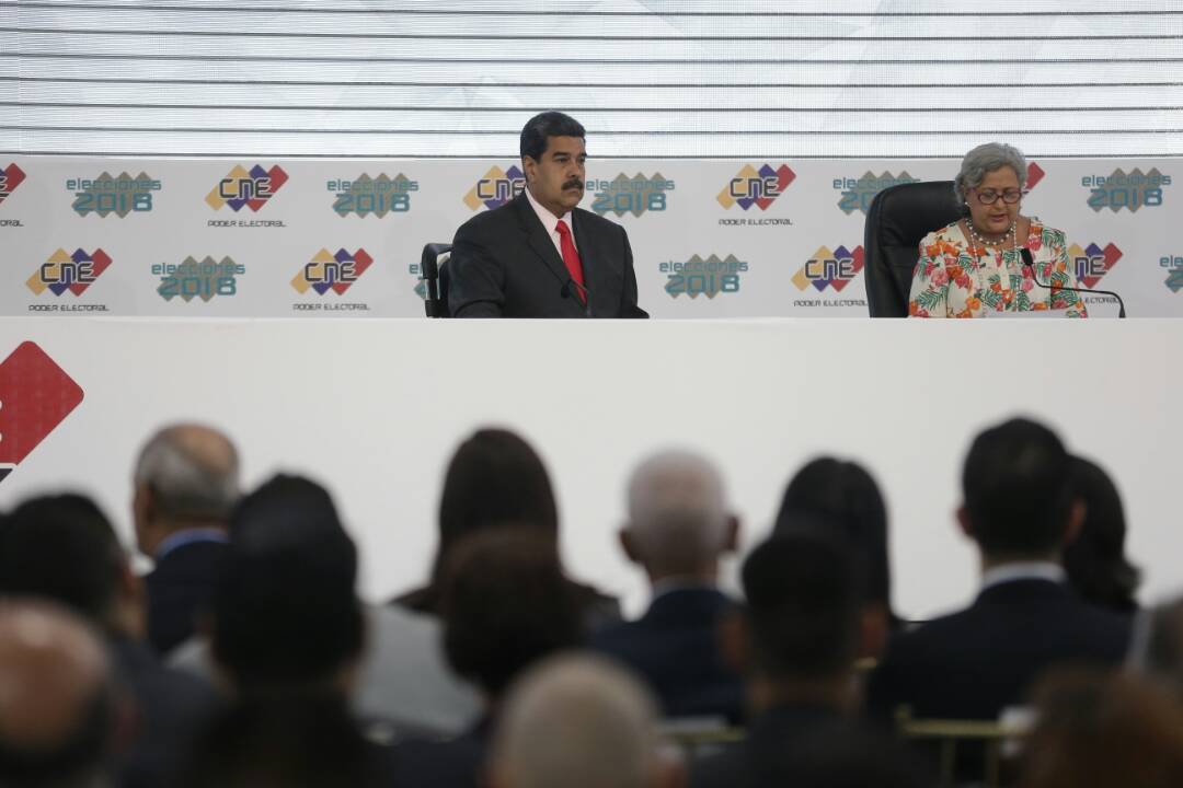 ¿Presidente del pueblo? Esta es la cantidad de personas que están viendo la “proclamación” de Maduro (FOTO)