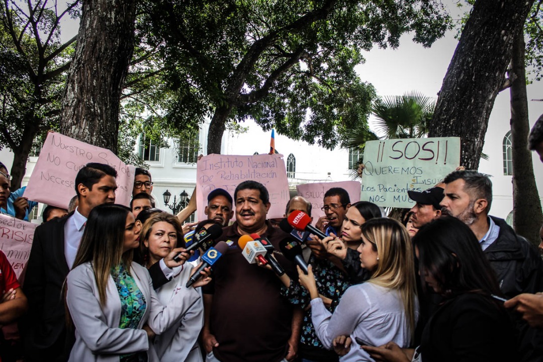 Trabajadores de la salud seguirán en las calles para exigir insumos y medicamentos