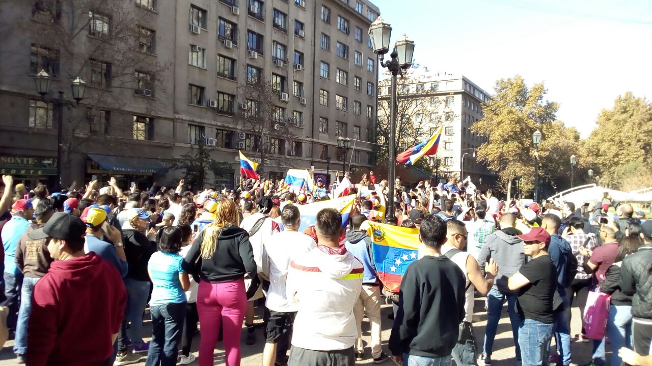 Venezolanos manifiestan en Chile contra proceso fraudulento de este #20May  (Video)