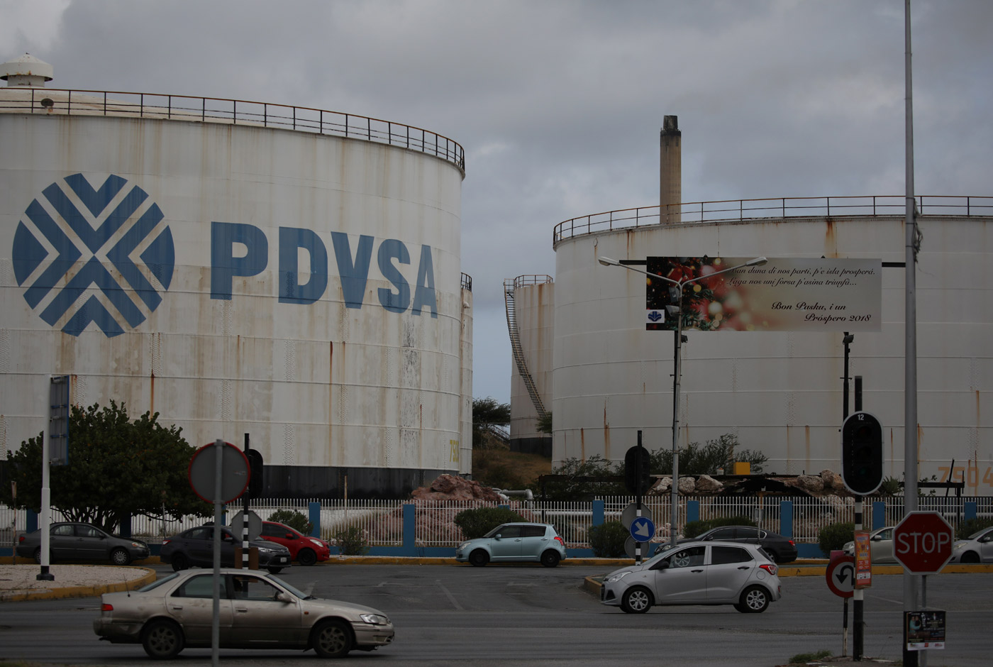 Refinería Isla en Curazao trabaja al mínimo a la espera de crudo venezolano