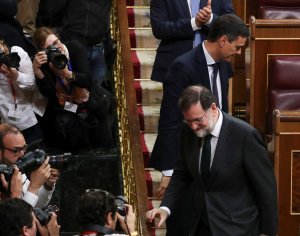 Parlamento español cesa a Rajoy, Pedro Sánchez nuevo presidente del gobierno