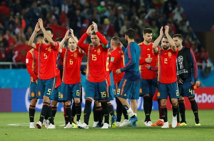 EN FOTOS: El VAR le da el primer puesto del Grupo B a España