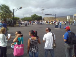 Empleados de Corpoelec-Falcón tomaron las calles para exigir salarios dignos #25Jun (foto)