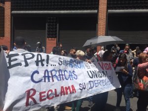 Vecinos del municipio Libertador exigen a Hidrocapital suministro inmediato de agua #8Jun (Fotos)