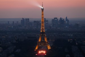 La Torre Eiffel cerrada por la huelga contra la reforma de pensiones