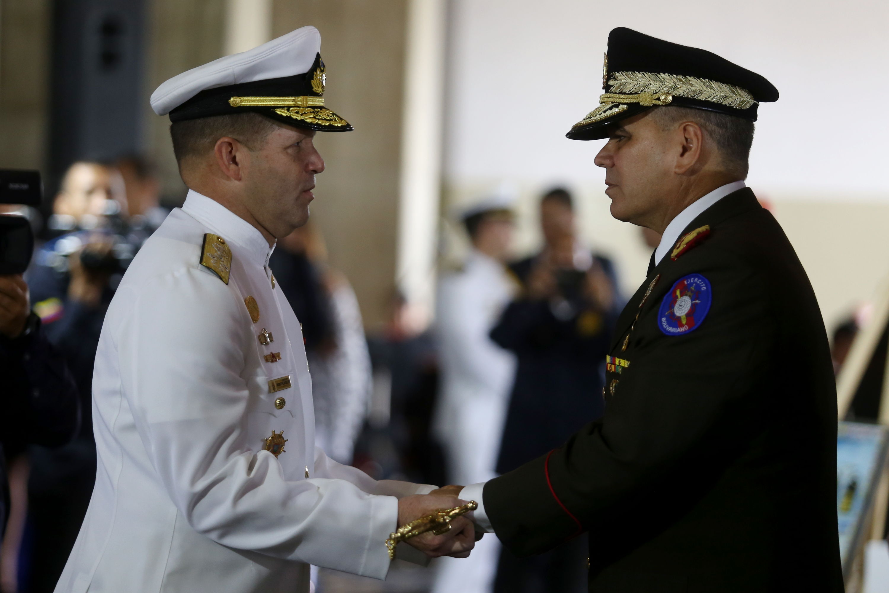 Gobierno bolivariano asciende a 16.900 militares premiando su “lealtad”