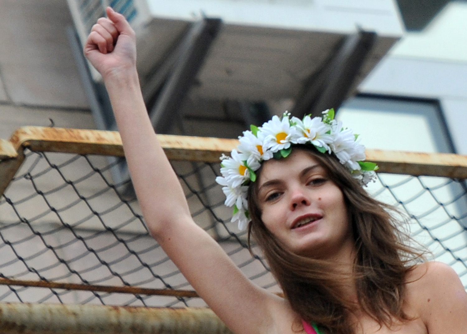 Hallan muerta en París a cofundadora del grupo feminista Femen