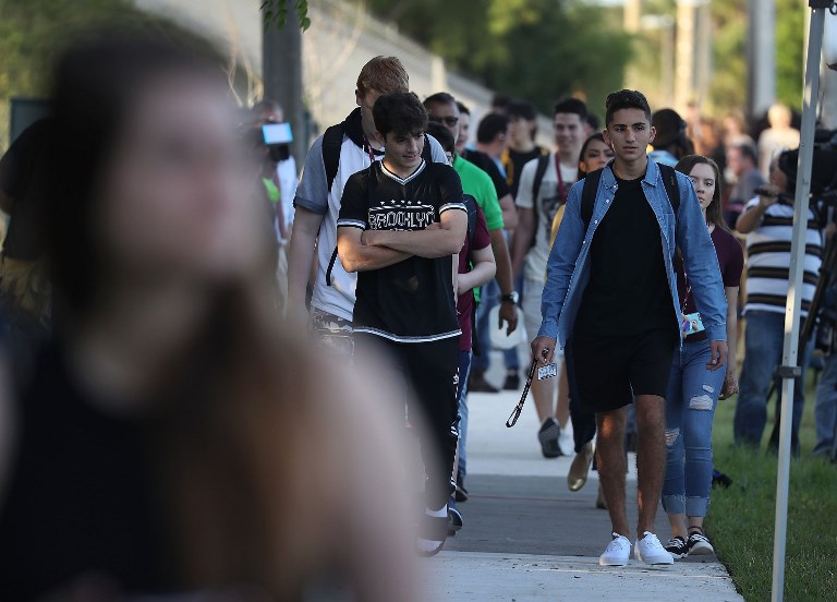 Alumnos de Parkland comienzan un nuevo curso con seguridad reforzada