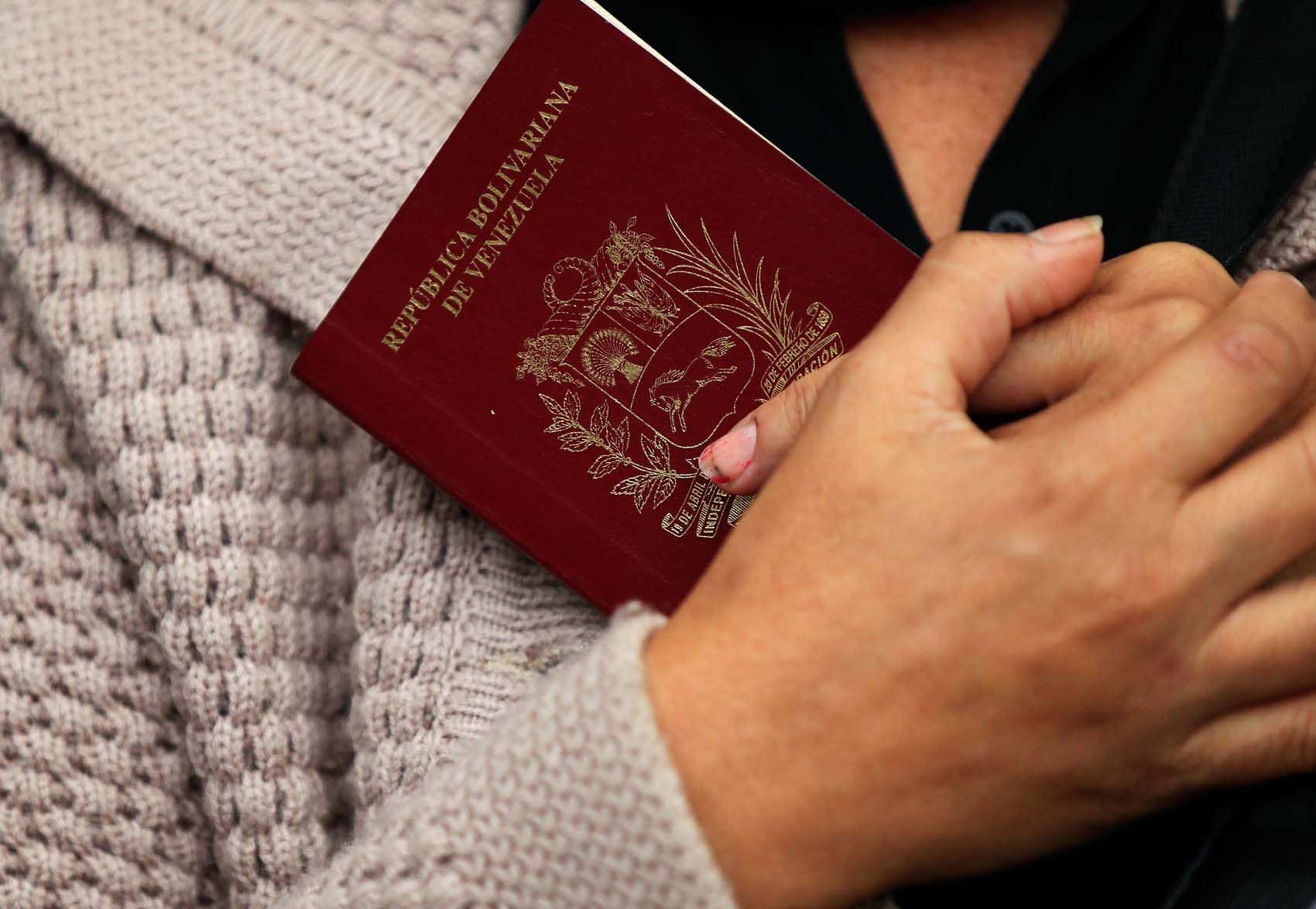 Éxodo sin fin: La odisea de conseguir un pasaporte en Venezuela