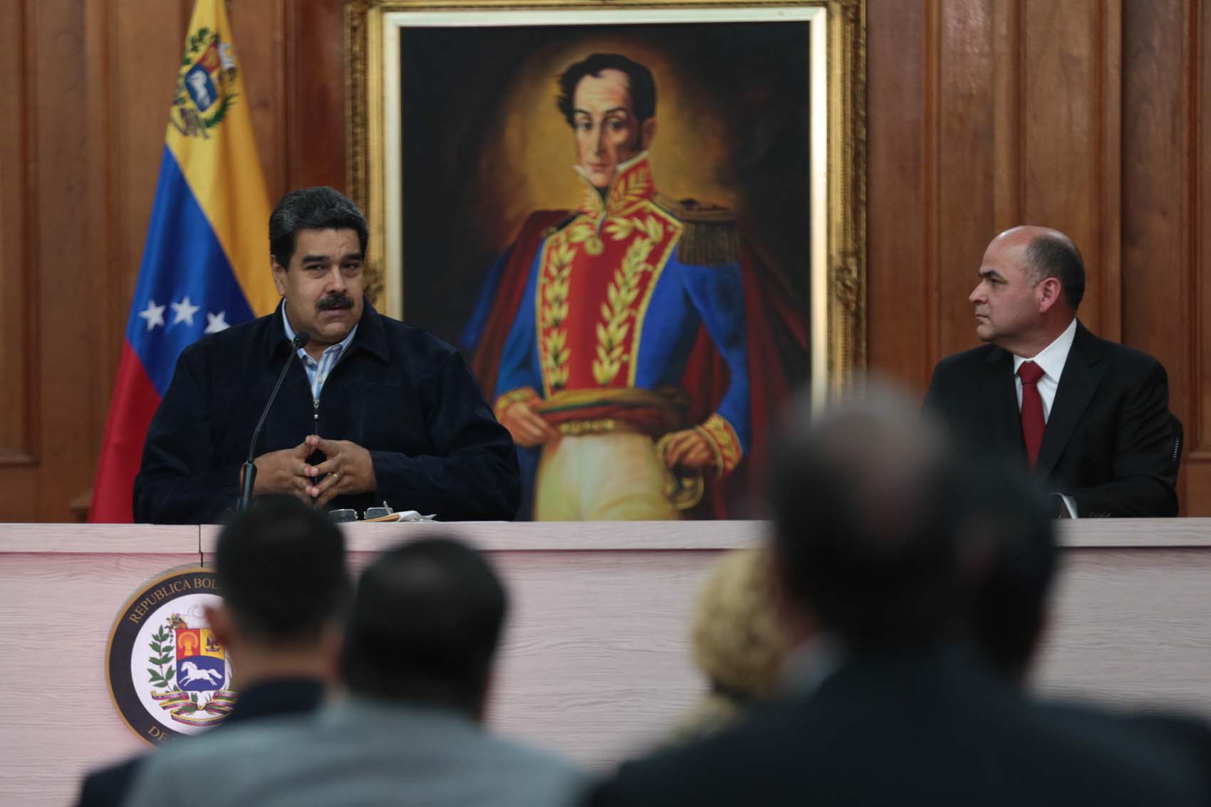 Maduro dijo ahora que los pensionados seguirán cobrando en los bancos