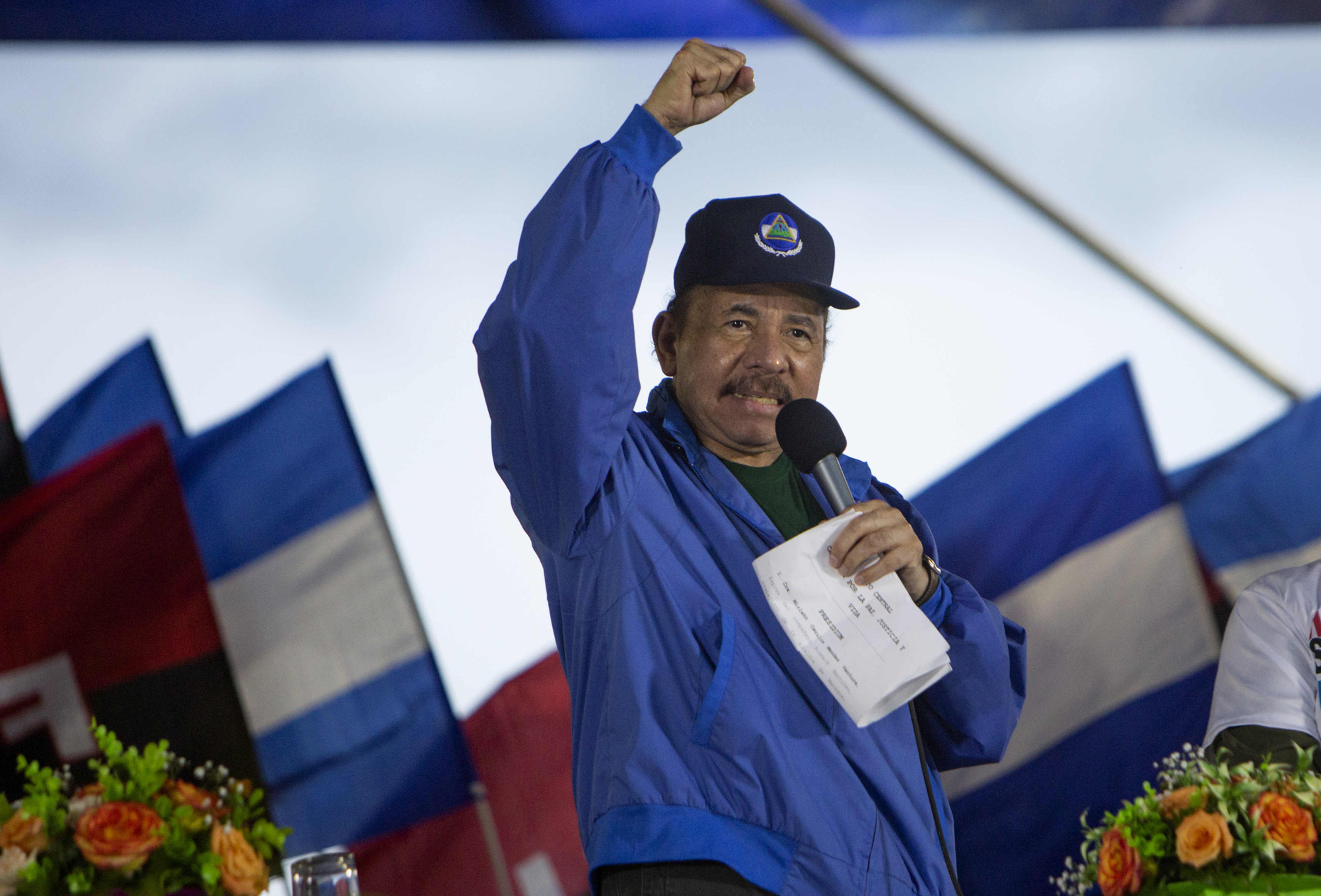 El chiste del día: Daniel Ortega afirma que su policía es más consciente, digna y solidaria