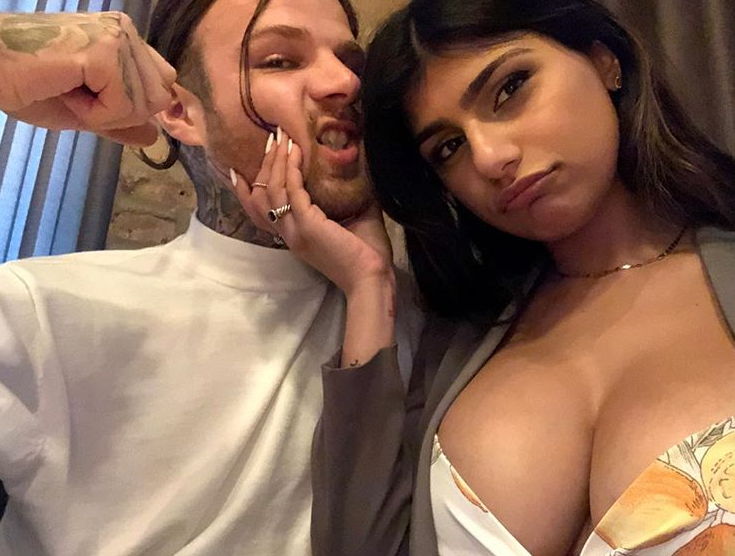 Mia Khalifa comparte íntimas fotos en la bañera junto a su novio