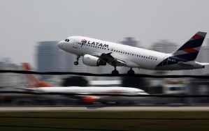 La aviación se democratizó y es asequible para más personas, dice presidente de Latam Airlines