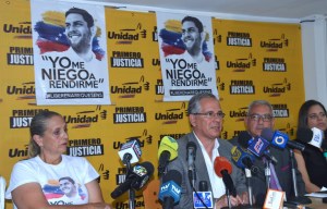 Familiares de Juan Requesens denuncian torturas físicas en el Sebin por no atender emergencia dental del diputado
