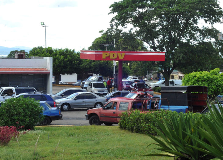 Siguen las colas en estaciones de servicio de Ciudad Guayana
