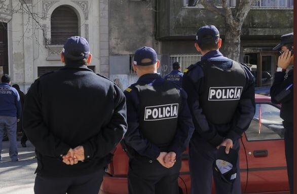 Hombre con muestras de delirio asesina de una puñalada a anciano en Uruguay