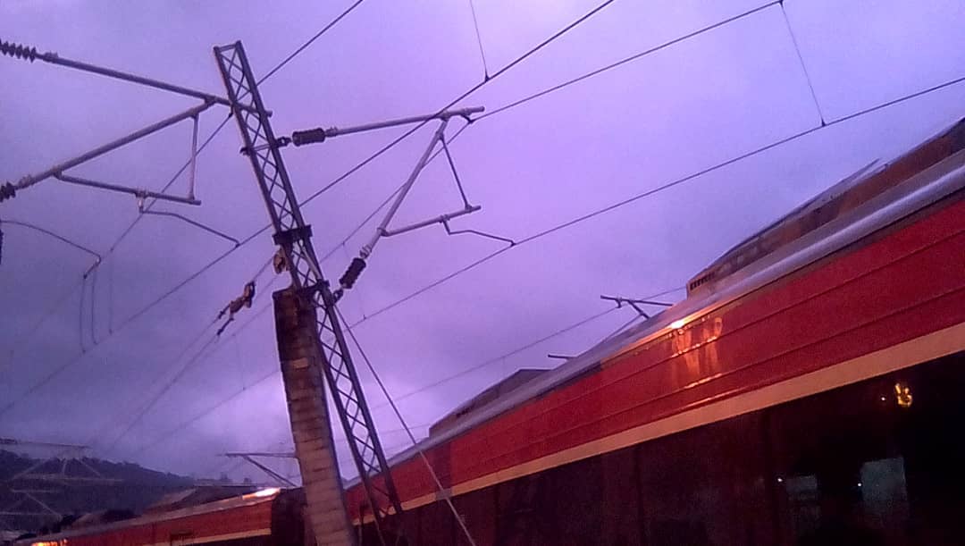 Un tren del ferrocarril de los Valles del Tuy se descarriló (fotos)