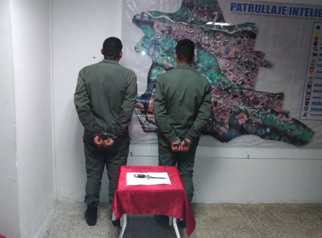 A la cárcel dos soldados de la GN por propinarle más de 15 puñaladas a un taxista en Barinas