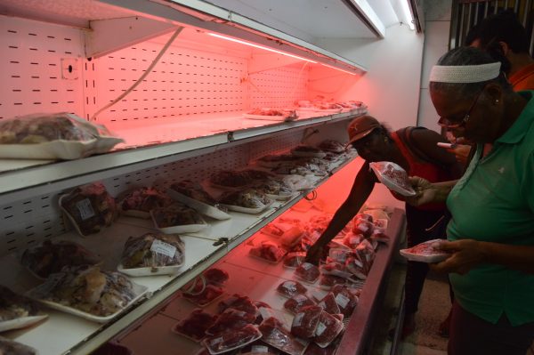 En Vargas la carne regulada desapareció y la que llega cuesta 1.200 bolívares
