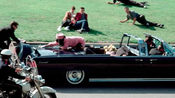 El asesinato de Kennedy y el misterioso traje rosa de Jackie que no podrá ser visto hasta el año 2103