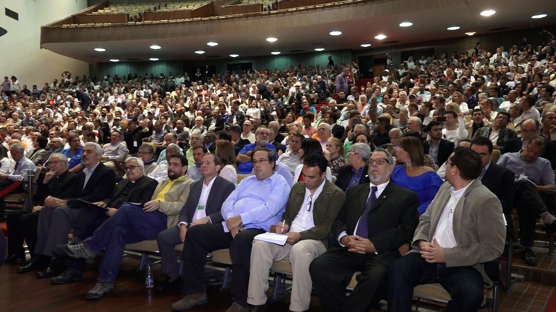 Frente Amplio acordó crear una fuerza popular para la movilización contra Maduro