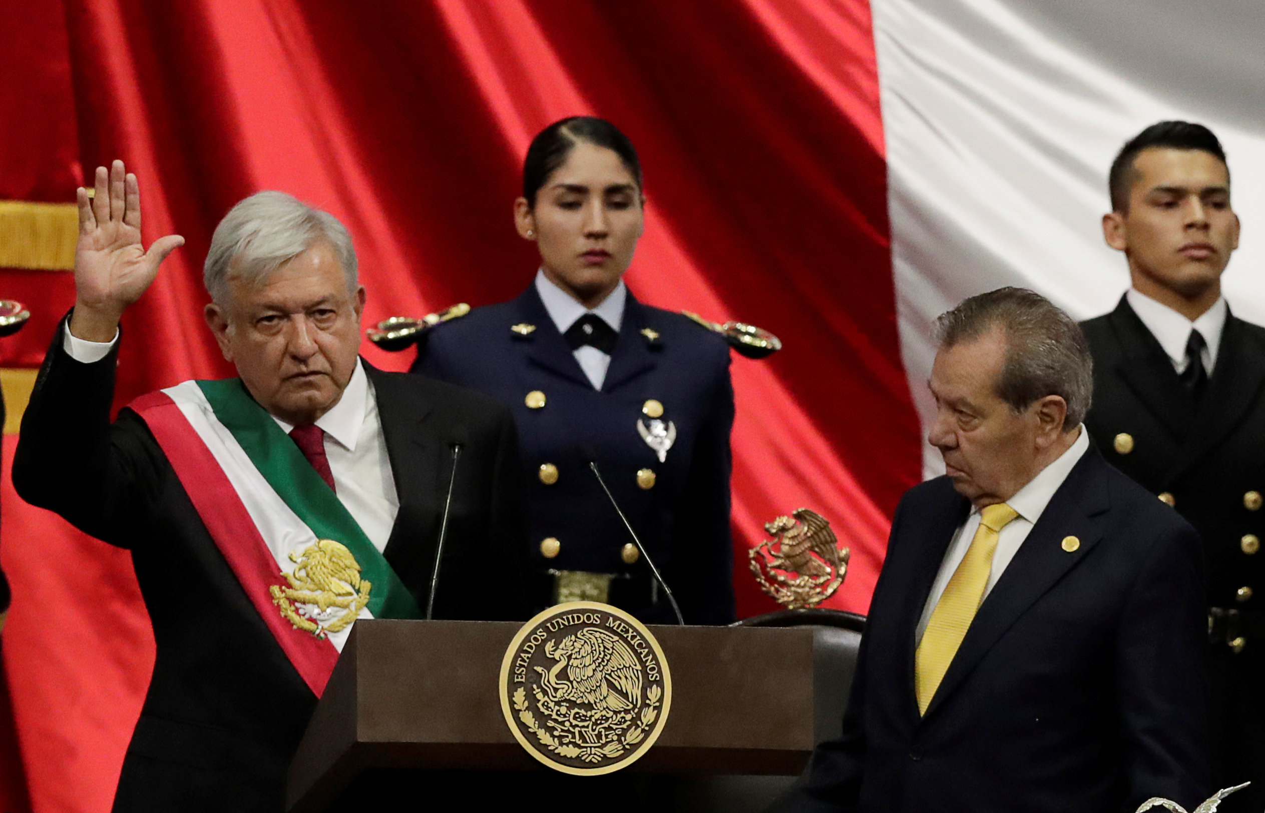 Andrés Manuel López Obrador asume la Presidencia de México