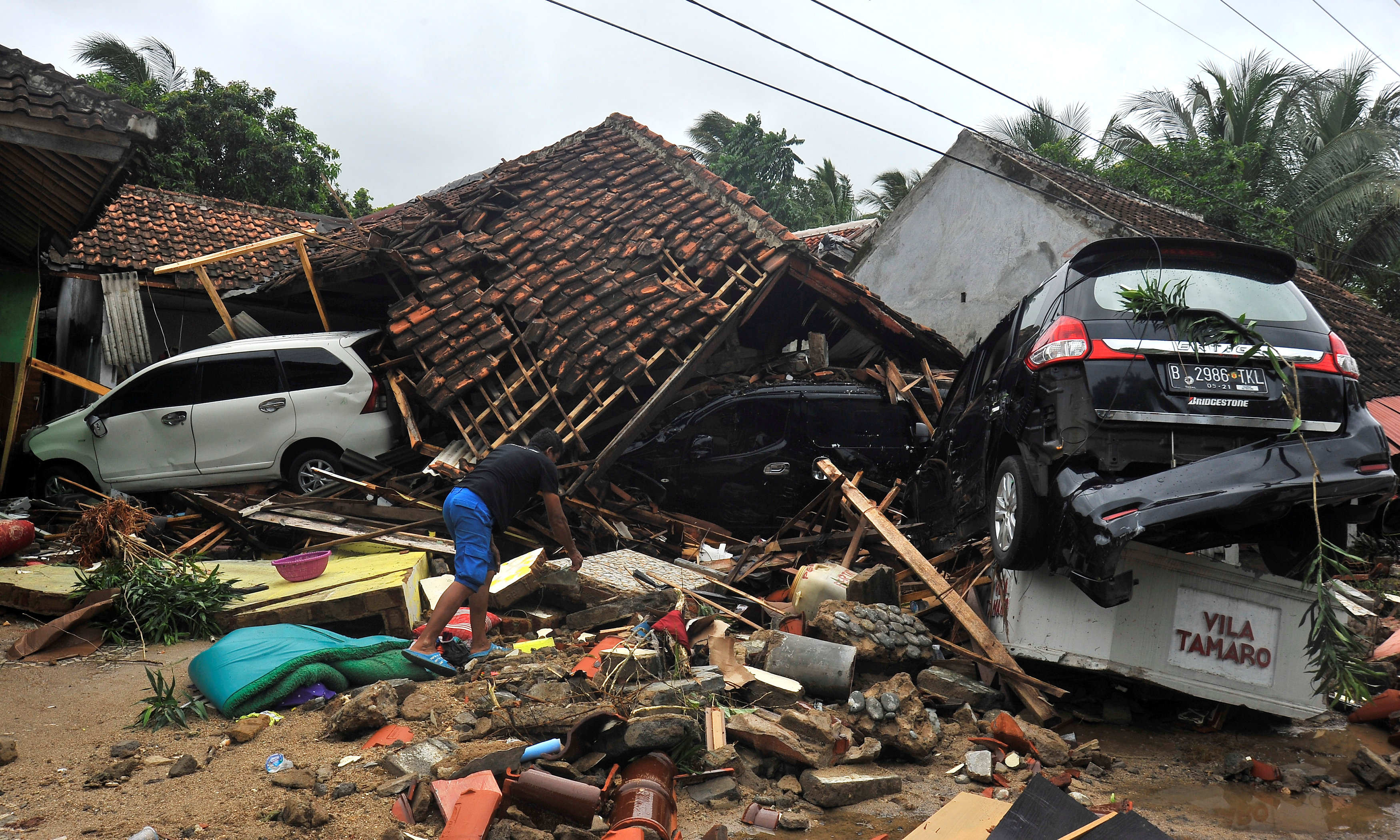 La Unión Europea ofrece apoyo a Indonesia en labores de rescate tras el tsunami