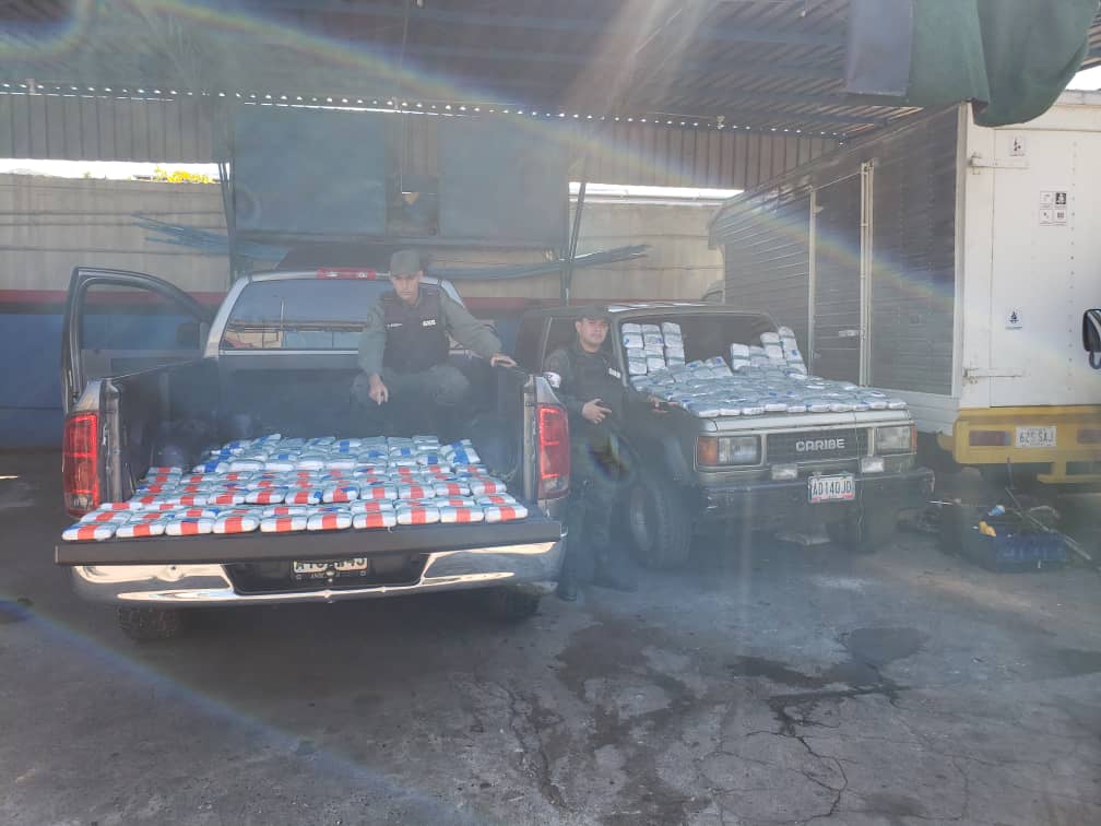 Desmantelan vehículos usados para el tráfico de droga en Táchira (Fotos)