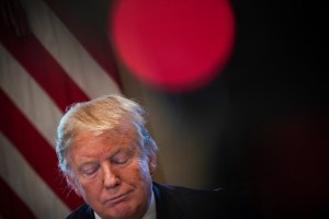 Trump dice que no va a declarar emergencia nacional tan rápido