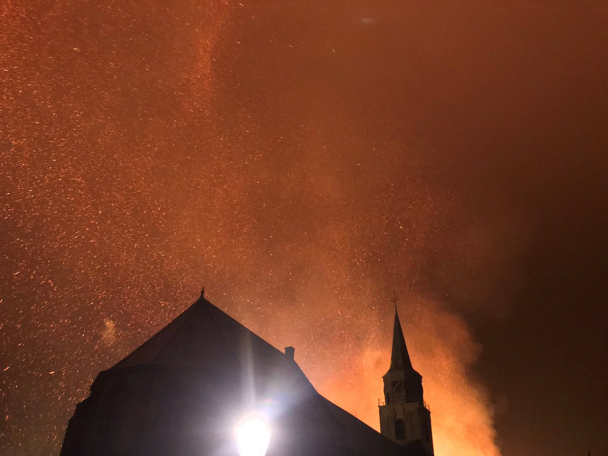 Dos muertos en Holanda en año nuevo posiblemente por fuegos artificiales