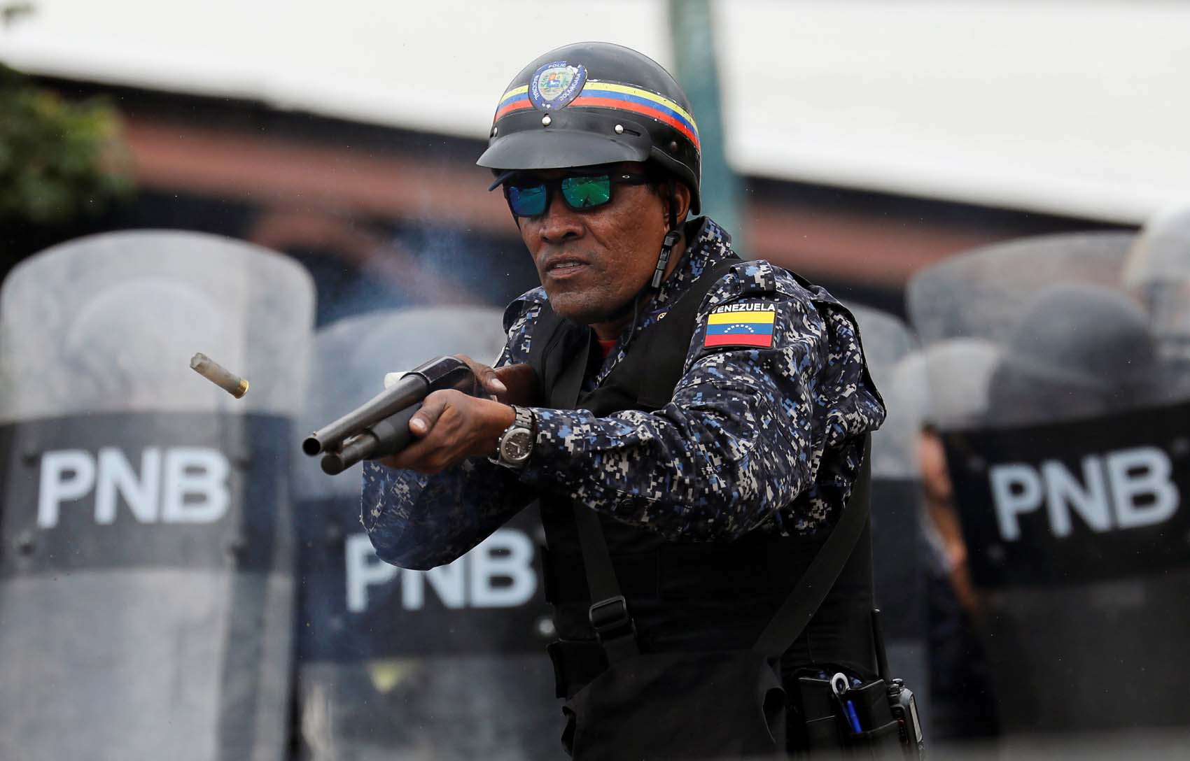 Guaidó hace que trabajen: Casi dos mil efectivos de la PNB pretenden desplegar en Caracas tras el llamado a la “operación libertad”