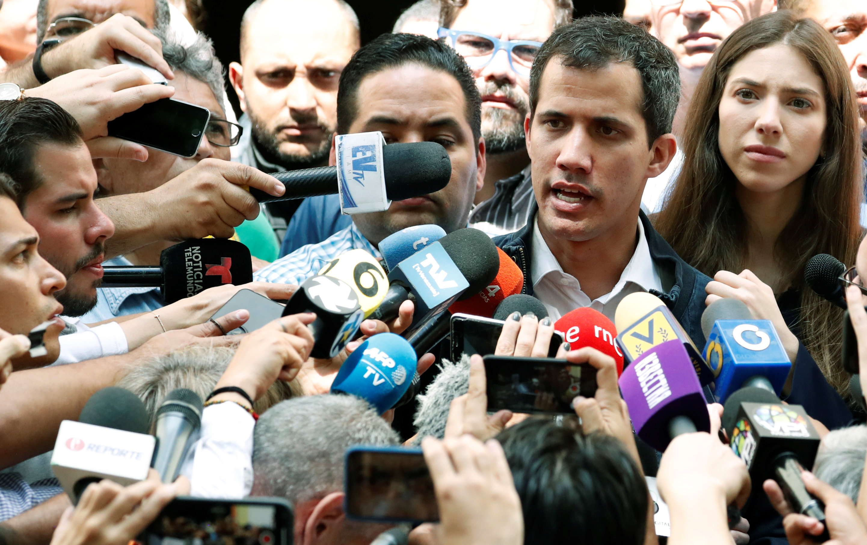 Guaidó ordena a los soldados no disparar ni reprimir al pueblo de Venezuela