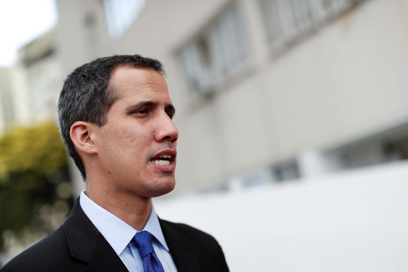 El presidente encargado Juan Guaidó tiende la mano a China