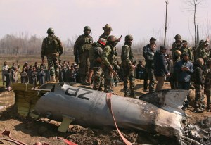 Pakistán afirma haber derribado dos aviones indios en su espacio aéreo
