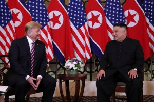 Comienza la segunda cumbre entre Trump y Kim Jong Un en Hanói (Fotos)