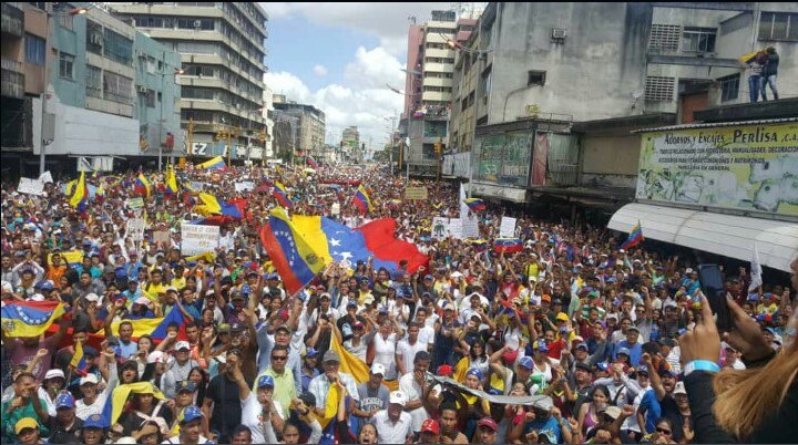 Maturín se desbordó este #12Feb en apoyo a Guaidó (Fotos +Video)